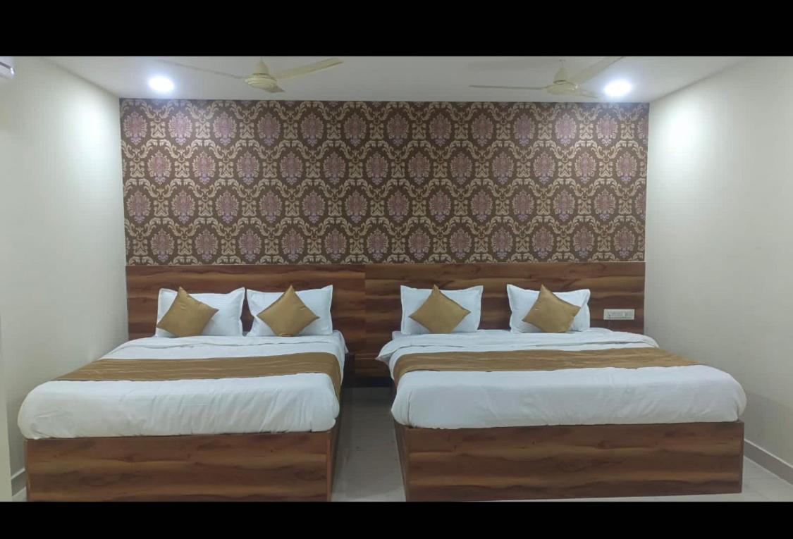 Siddi Vinayaka Hotel Хайдарабад Экстерьер фото